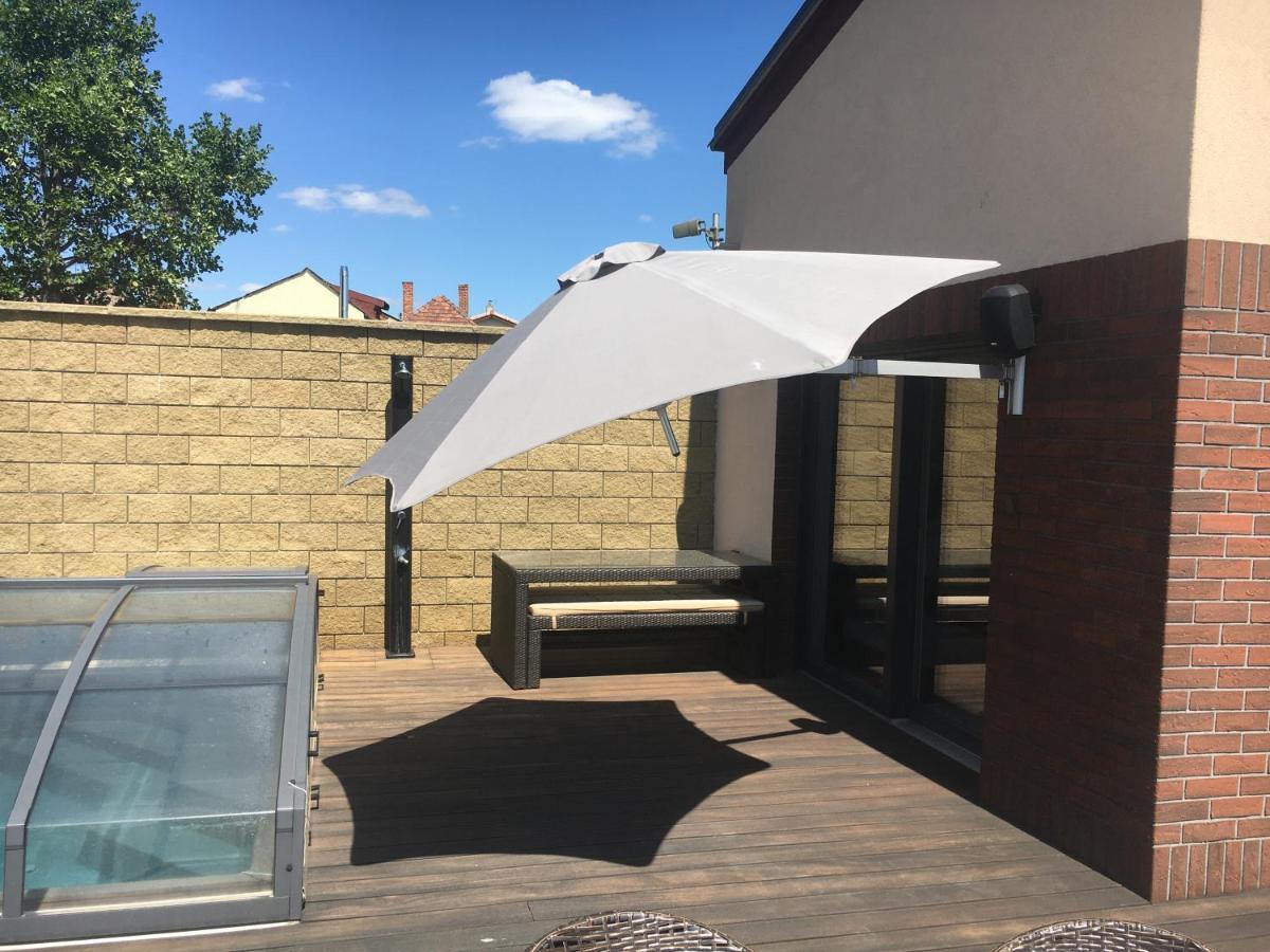 Apartament Tiny House With Private Pool Janosikova Zewnętrze zdjęcie