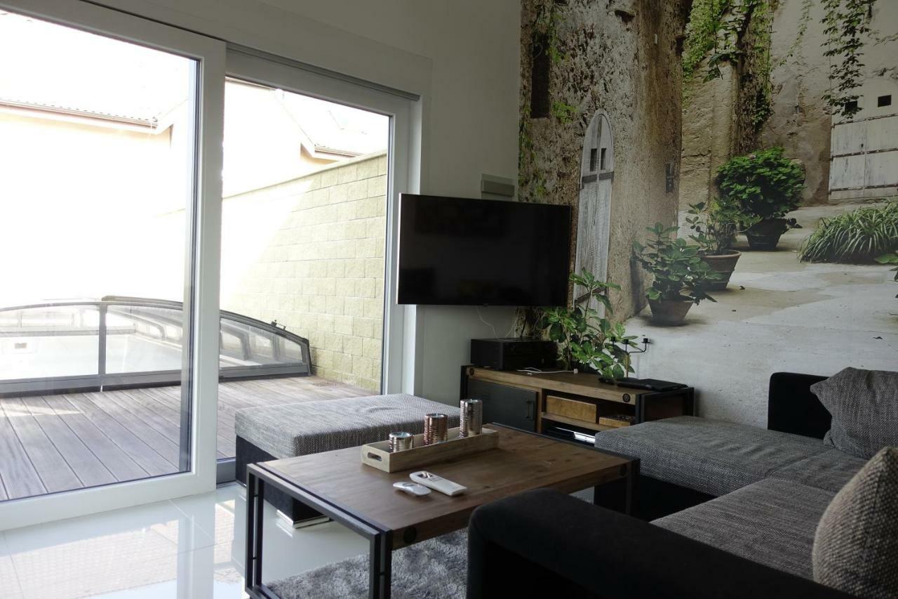 Apartament Tiny House With Private Pool Janosikova Zewnętrze zdjęcie