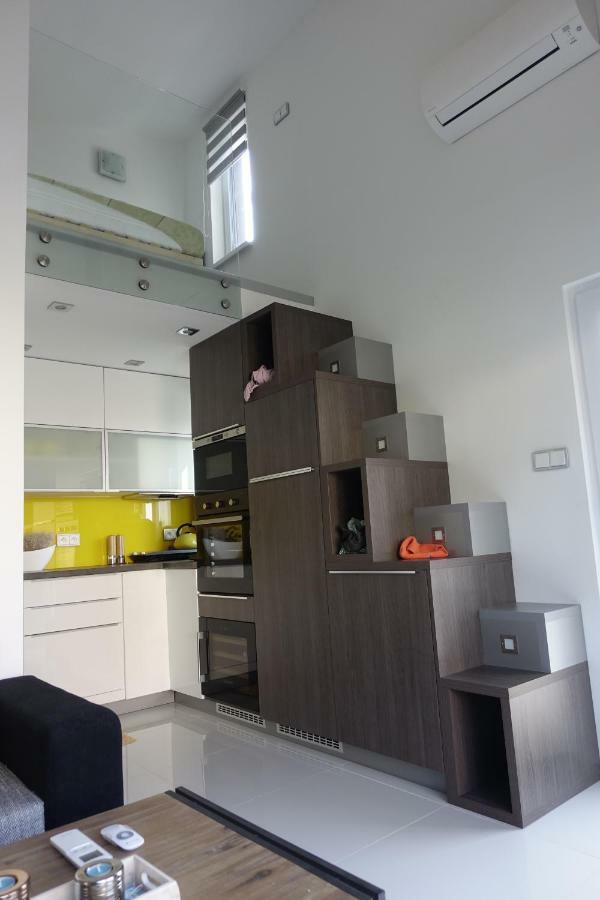Apartament Tiny House With Private Pool Janosikova Zewnętrze zdjęcie